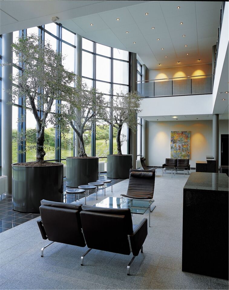 Poul Kjaerholm insp PK24 Chaise Lounge