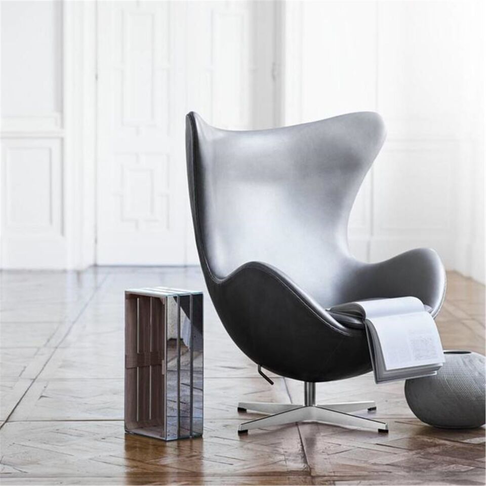 Arne Jaconsen insp Egg Chair