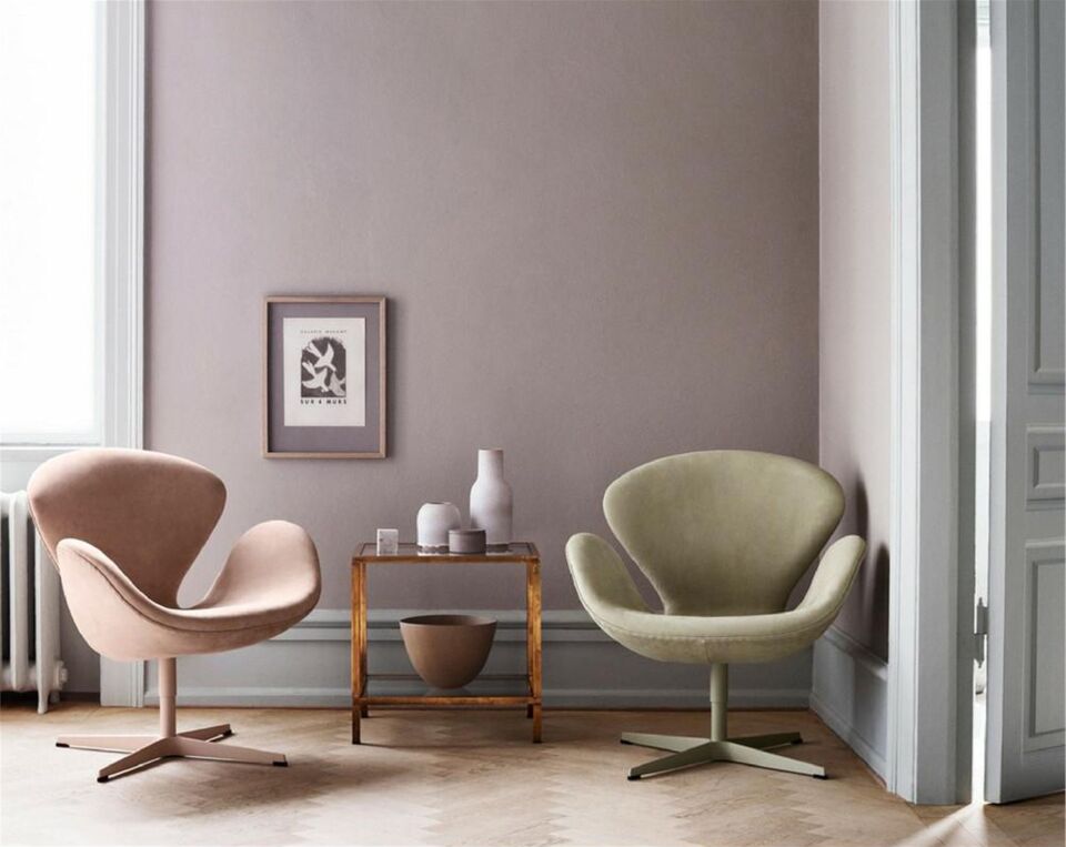 Arne Jaconsen insp Swan Chair