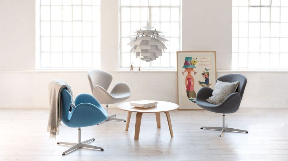 Arne Jaconsen insp Swan Chair