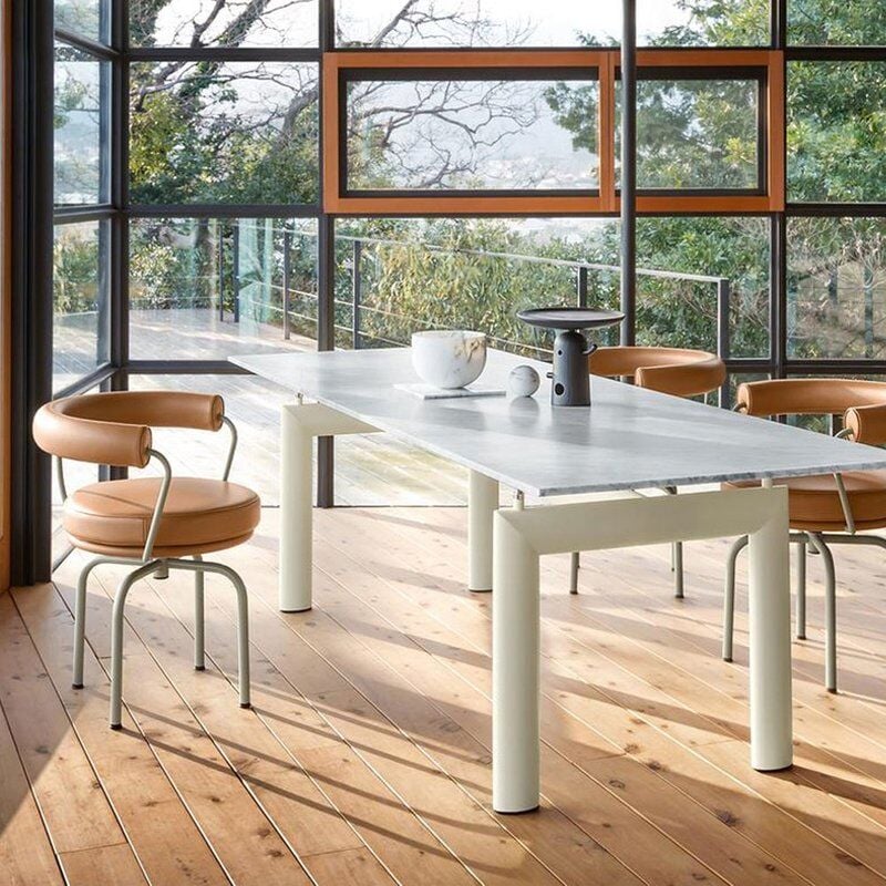 Le Corbusier insp LC7 dönen Sandalye
