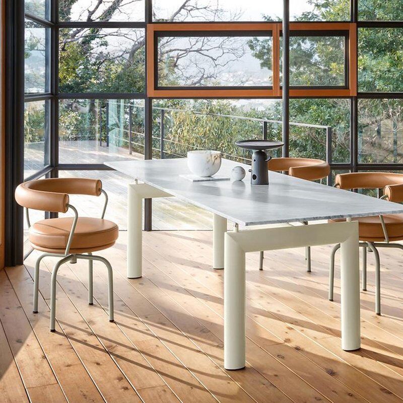 Le Corbusier insp LC7 dönen Sandalye