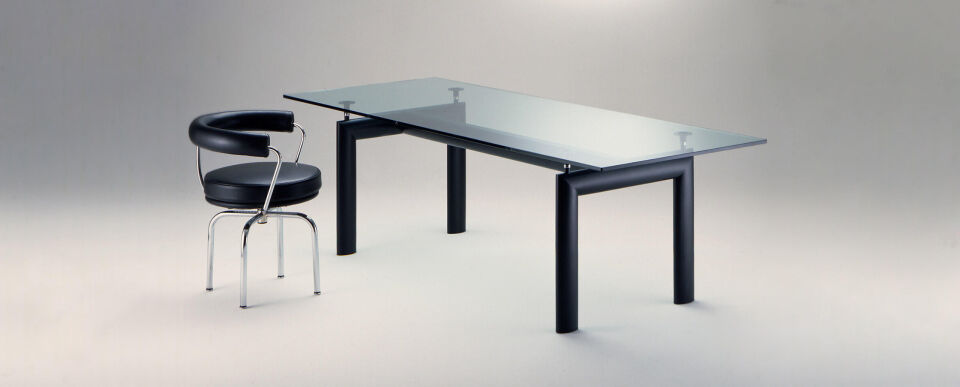 Le Corbusier insp LC7 dönen Sandalye