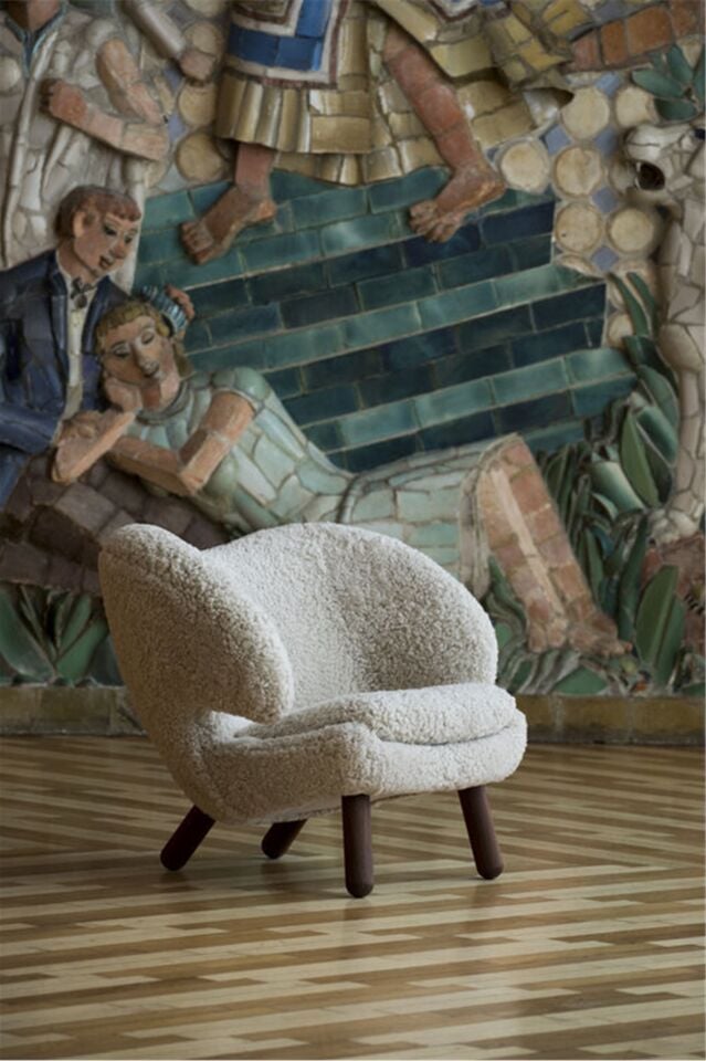 Finn Juhl insp Pelican Chair