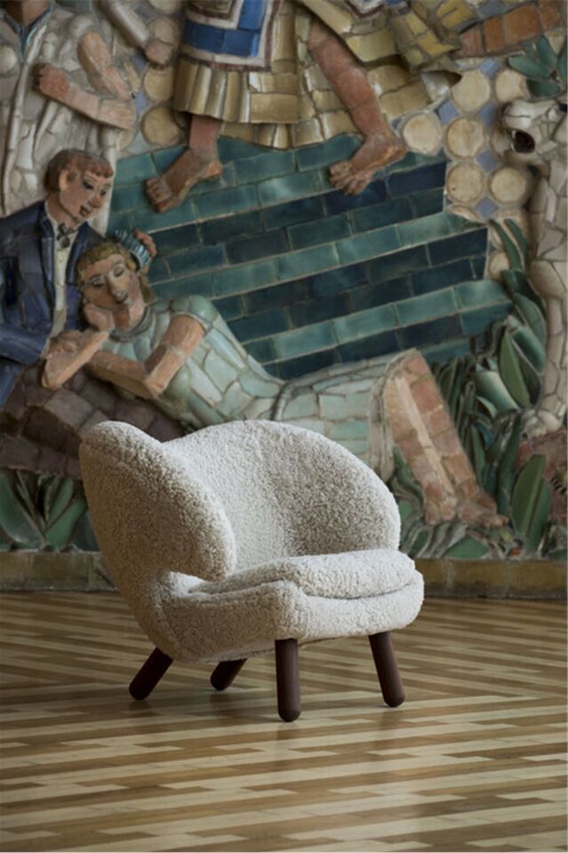 Finn Juhl insp Pelican Chair