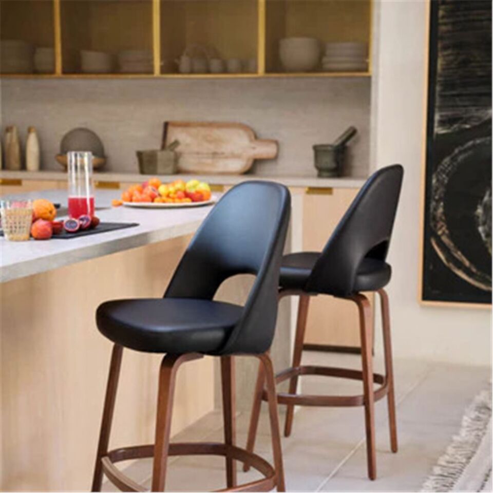 Eero Saarinen insp Barstool